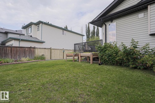 1 Leyland Way, Spruce Grove, AB - Outdoor