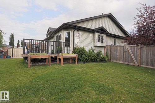 1 Leyland Way, Spruce Grove, AB - Outdoor