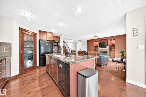 14015 146 Avenue Nw, Edmonton, AB - Indoor Photo Showing Kitchen