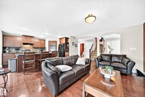 14015 146 Avenue Nw, Edmonton, AB - Indoor Photo Showing Living Room