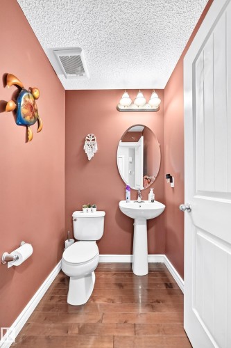 14015 146 Avenue Nw, Edmonton, AB - Indoor Photo Showing Bathroom