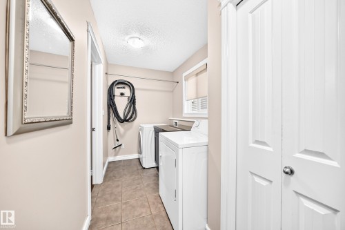 14015 146 Avenue Nw, Edmonton, AB - Indoor Photo Showing Laundry Room