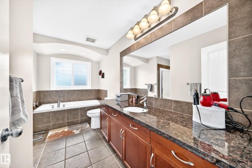14015 146 Avenue Nw, Edmonton, AB - Indoor Photo Showing Bathroom