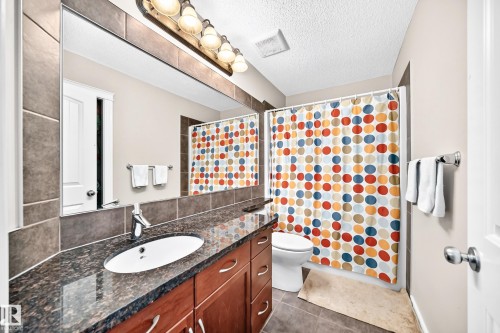 14015 146 Avenue Nw, Edmonton, AB - Indoor Photo Showing Bathroom