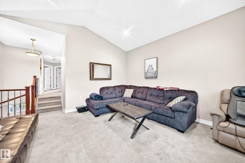 14015 146 Avenue Nw, Edmonton, AB - Indoor Photo Showing Living Room