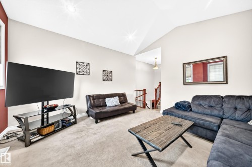14015 146 Avenue Nw, Edmonton, AB - Indoor Photo Showing Living Room