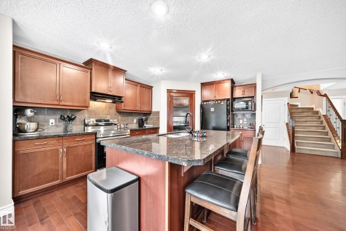 14015 146 Avenue Nw, Edmonton, AB - Indoor Photo Showing Kitchen With Double Sink