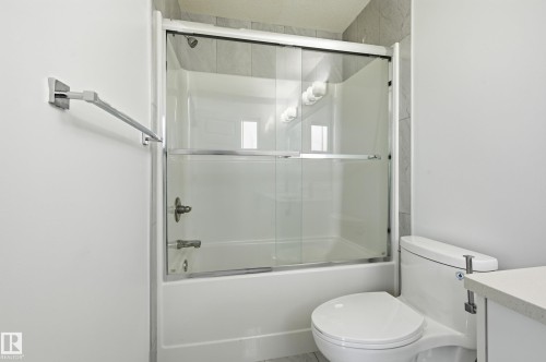 7258 Chivers Place Sw, Edmonton, AB - Indoor Photo Showing Bathroom