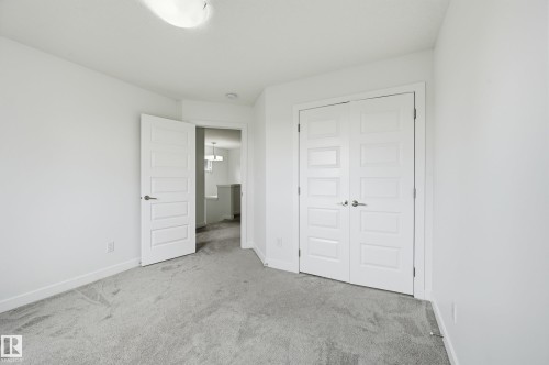 7258 Chivers Place Sw, Edmonton, AB - Indoor Photo Showing Other Room