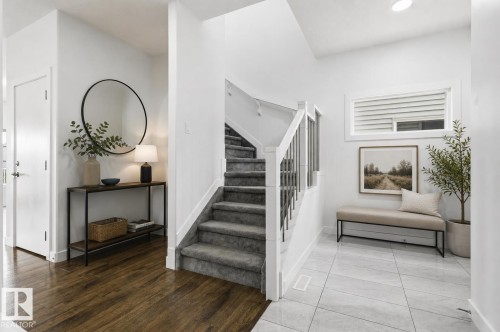 7258 Chivers Place Sw, Edmonton, AB - Indoor Photo Showing Other Room