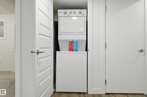 7258 Chivers Place Sw, Edmonton, AB - Indoor