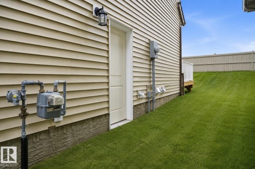 7258 Chivers Place Sw, Edmonton, AB - Outdoor
