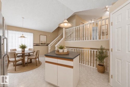 2050 Tanner Wynd Nw, Edmonton, AB - Indoor