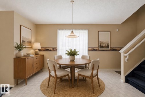 2050 Tanner Wynd Nw, Edmonton, AB - Indoor Photo Showing Dining Room