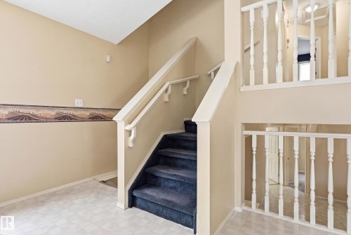 2050 Tanner Wynd Nw, Edmonton, AB - Indoor Photo Showing Other Room