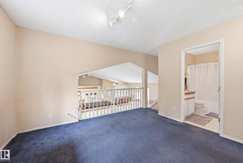 2050 Tanner Wynd Nw, Edmonton, AB - Indoor Photo Showing Other Room
