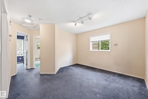 2050 Tanner Wynd Nw, Edmonton, AB - Indoor Photo Showing Other Room