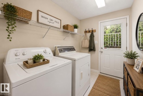 2050 Tanner Wynd Nw, Edmonton, AB - Indoor Photo Showing Laundry Room