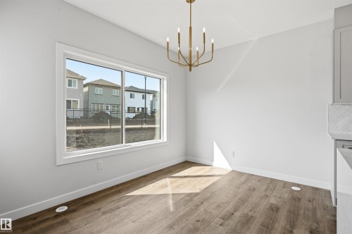 911 18 Avenue Nw, Edmonton, AB - Indoor Photo Showing Other Room
