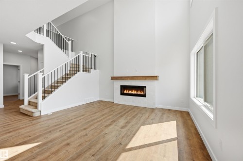 911 18 Avenue Nw, Edmonton, AB - Indoor With Fireplace
