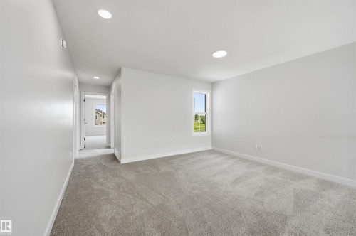 911 18 Avenue Nw, Edmonton, AB - Indoor Photo Showing Other Room