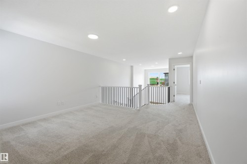 911 18 Avenue Nw, Edmonton, AB - Indoor Photo Showing Other Room