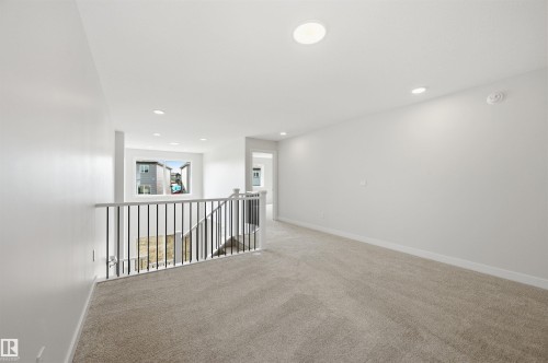 911 18 Avenue Nw, Edmonton, AB - Indoor Photo Showing Other Room