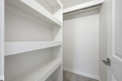911 18 Avenue Nw, Edmonton, AB - Indoor With Storage