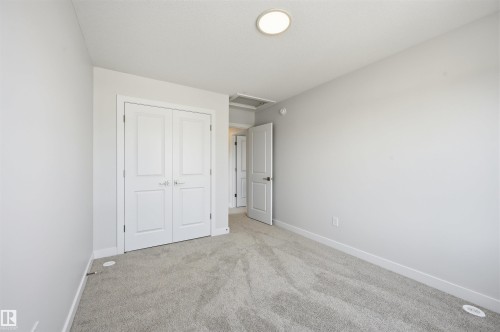 911 18 Avenue Nw, Edmonton, AB - Indoor Photo Showing Other Room