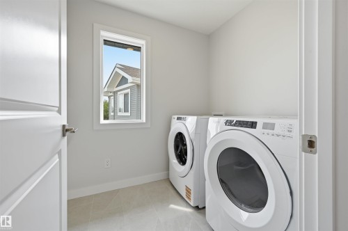 911 18 Avenue Nw, Edmonton, AB - Indoor Photo Showing Laundry Room