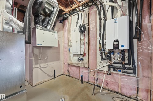 911 18 Avenue Nw, Edmonton, AB - Indoor Photo Showing Basement