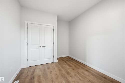 911 18 Avenue Nw, Edmonton, AB - Indoor Photo Showing Other Room