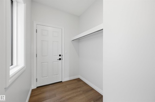 935 18 Avenue Nw, Edmonton, AB - Indoor Photo Showing Other Room