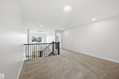 935 18 Avenue Nw, Edmonton, AB - Indoor Photo Showing Other Room