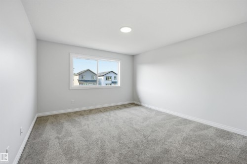 935 18 Avenue Nw, Edmonton, AB - Indoor Photo Showing Other Room