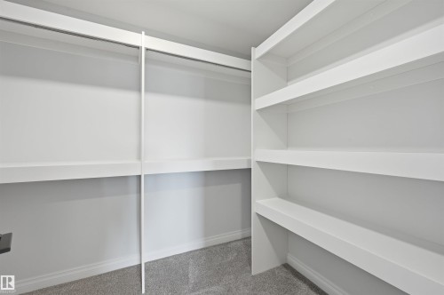 935 18 Avenue Nw, Edmonton, AB - Indoor With Storage