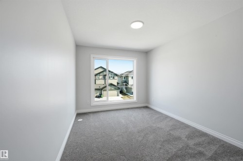 935 18 Avenue Nw, Edmonton, AB - Indoor Photo Showing Other Room