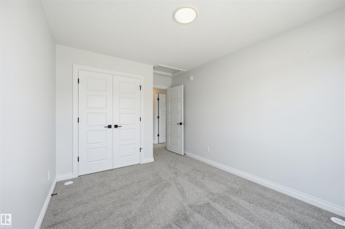 935 18 Avenue Nw, Edmonton, AB - Indoor Photo Showing Other Room