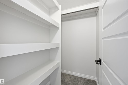 935 18 Avenue Nw, Edmonton, AB - Indoor With Storage
