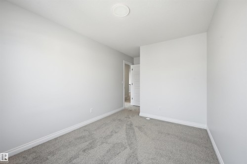 935 18 Avenue Nw, Edmonton, AB - Indoor Photo Showing Other Room