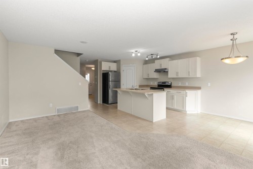 17205 73 Street Nw, Edmonton, AB - Indoor Photo Showing Kitchen