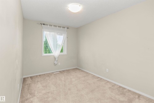 17205 73 Street Nw, Edmonton, AB - Indoor Photo Showing Other Room