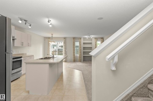 17205 73 Street Nw, Edmonton, AB - Indoor Photo Showing Kitchen