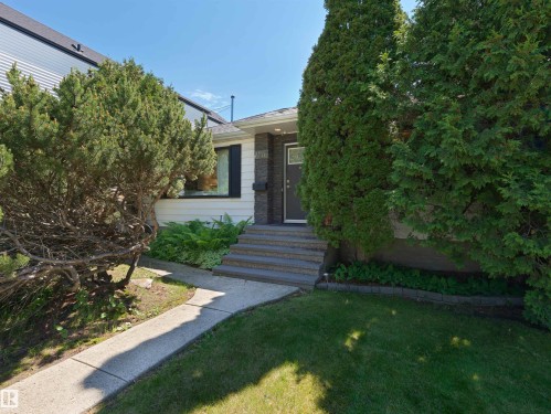 9311 75 Avenue Nw, Edmonton, AB - Outdoor