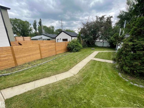 9311 75 Avenue Nw, Edmonton, AB - Outdoor