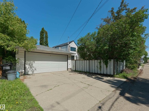9311 75 Avenue Nw, Edmonton, AB - Outdoor