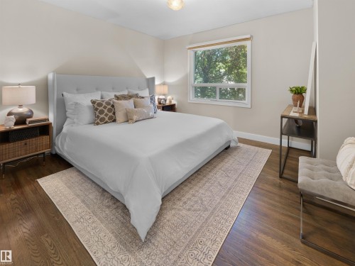 9311 75 Avenue Nw, Edmonton, AB - Indoor Photo Showing Bedroom