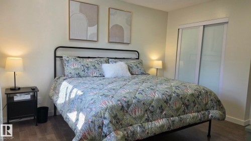 3508 106A Street Nw, Edmonton, AB - Indoor Photo Showing Bedroom