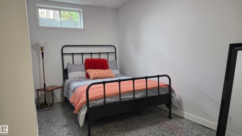 3508 106A Street Nw, Edmonton, AB - Indoor Photo Showing Bedroom