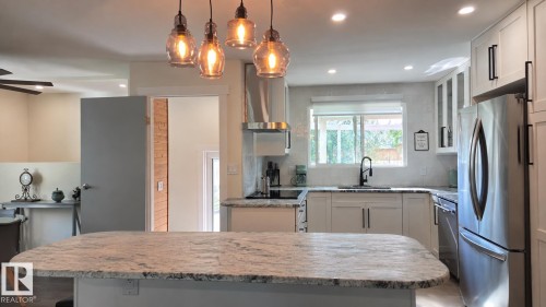 3508 106A Street Nw, Edmonton, AB - Indoor Photo Showing Other Room